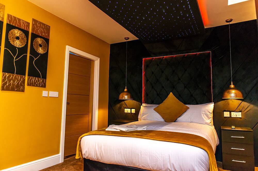 Ganze Wohnung, Apartment-Présidial-Eigenes Badezimmer-Jacuzzi in Bradford, Westliches Yorkshire