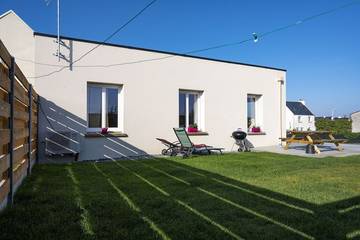 Gîte pour 5 personnes, avec jardin et terrasse à Plougoulm