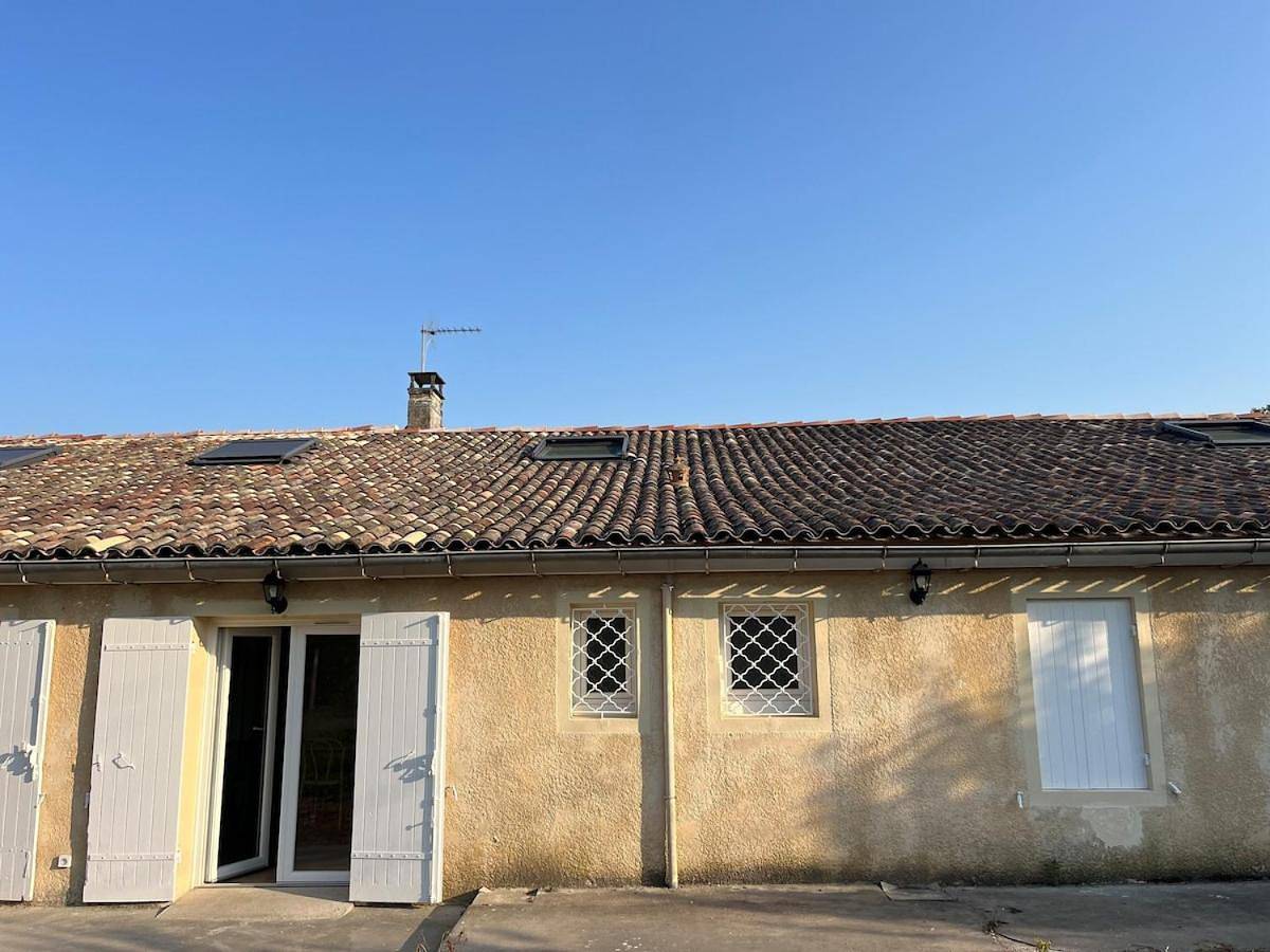 Three-Bedroom House in Les Salles-de-Castillon, Région de Libourne