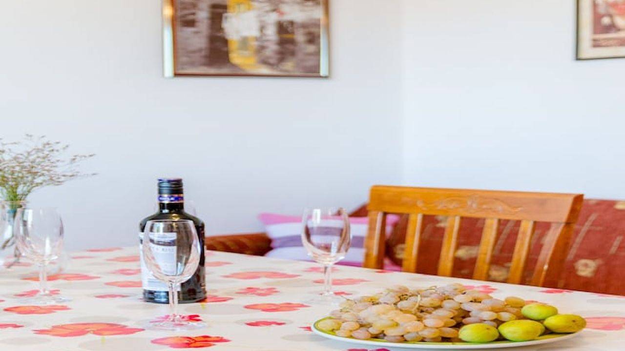 Ganze Ferienwohnung, Ferienwohnung für 6 Personen (65 m²) in Mirca in Mirca, Supetar