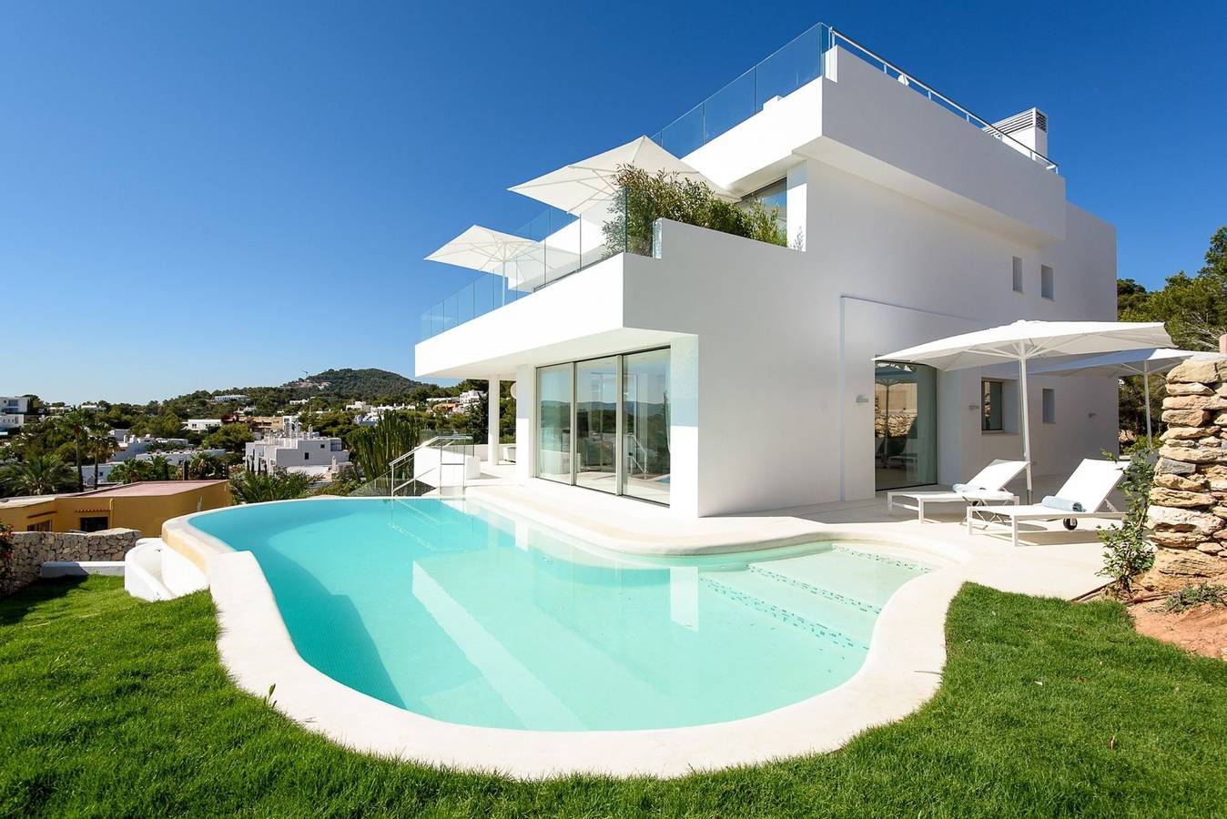 Dazzling Ibiza Villa | Villa Cielo Azul | 4 Bedrooms | Stunning Sea Views & Private Pool | Santa Eularia in Cap Martinet, Santa Eulària des Riu