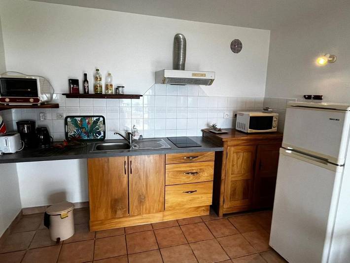 Gîte pour 2 personnes, avec terrasse ainsi que jardin et vue, animaux acceptés dans Plage Leroux - 4