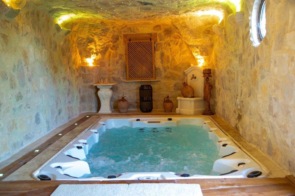 Mas Mont-Laure Jacuzzi, Pool & Tranquility in Montlaux, Région de Forcalquier
