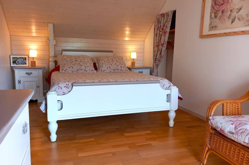 Une belle longère en campagne, face à la forêt. in Pluvigner, Région de Lorient