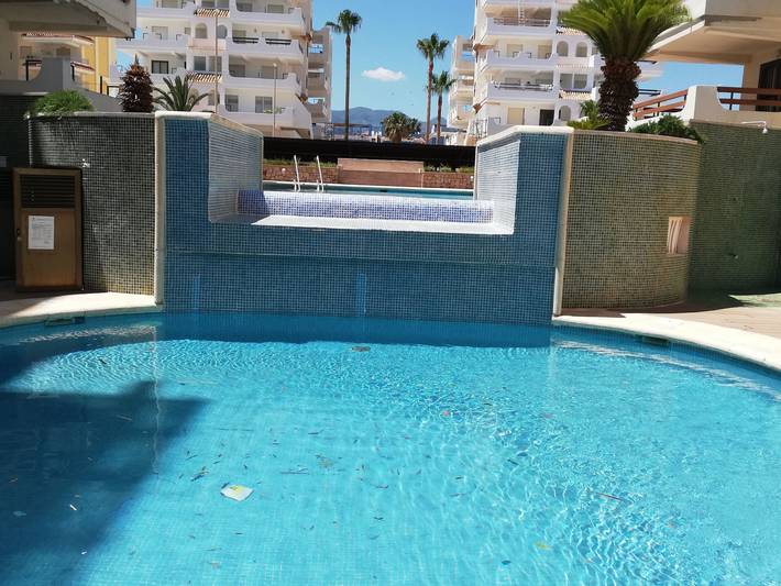 Apartamento entero, Apartamento 2 dormitorios, terraza y parking en Playa Xeraco in Playa Xeraco, Jaraco