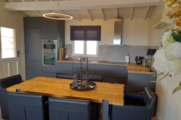 Cottage pour 6 personnes, avec piscine ainsi que jardin et terrasse, animaux acceptés à Siran