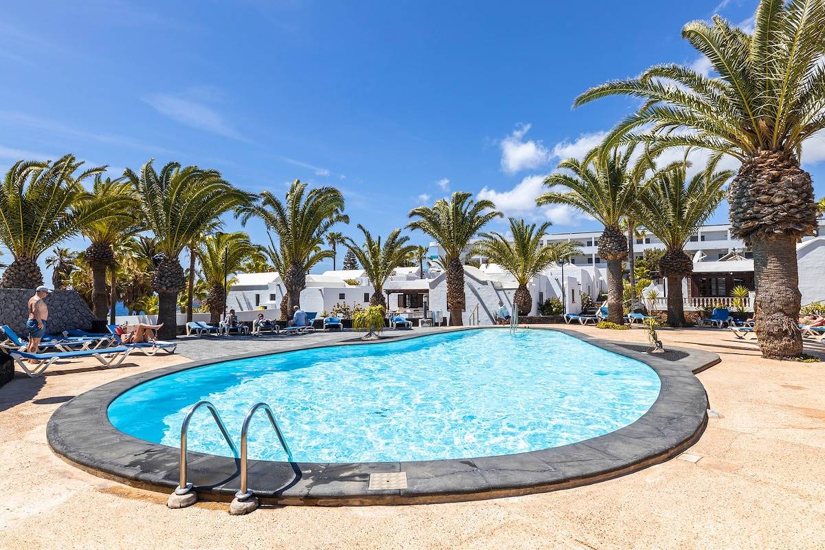 Apartment for 4 People in Central Costa Teguise, Teguise