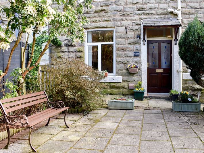Cottage for 4 people, with garden, with pets in Rossendale