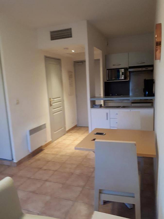 Gîte pour 2 personnes, avec piscine ainsi que jardin et terrasse à Mouans-Sartoux - 4