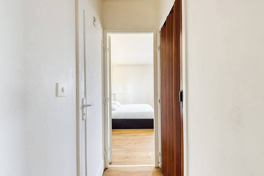 Entire apartment, Cosy accommodation 2 minutes from Evry station in Évry-Courcouronnes, Essonne