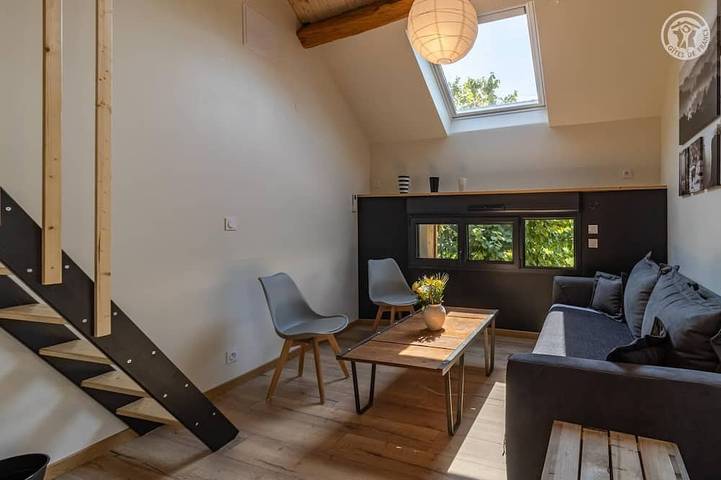 Location de vacances pour 2 personnes, avec jardin et terrasse dans La Biolle