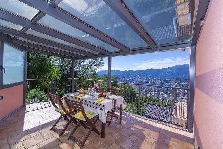 Ferienwohnung für 5 Personen, mit Balkon und Terrasse sowie Kinderpool