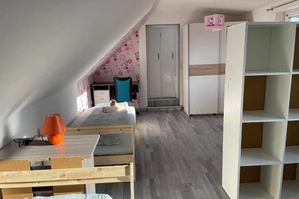 Ganze Wohnung, Outletcenter Apartment mit Pool & Terrasse in Neusiedlersee-Hügelland