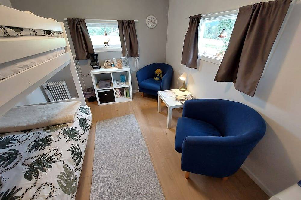 Tiny House, Stuga at Forest Family Home. Nature, Wildlife, Hiking, Peace & Quiet in Härjedalen