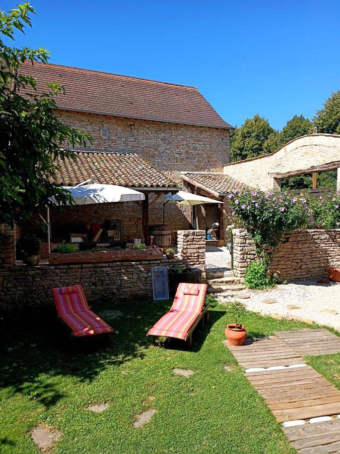 Gîte pour 4 personnes, avec jardin à Boyer - 4