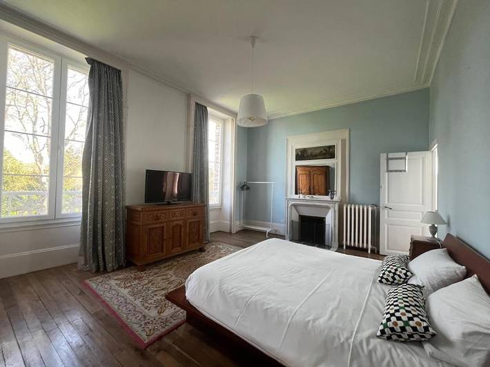 Location de vacances pour 24 personnes, avec Terrasse et Jardin à Villeneuve-sur-Yonne - 4