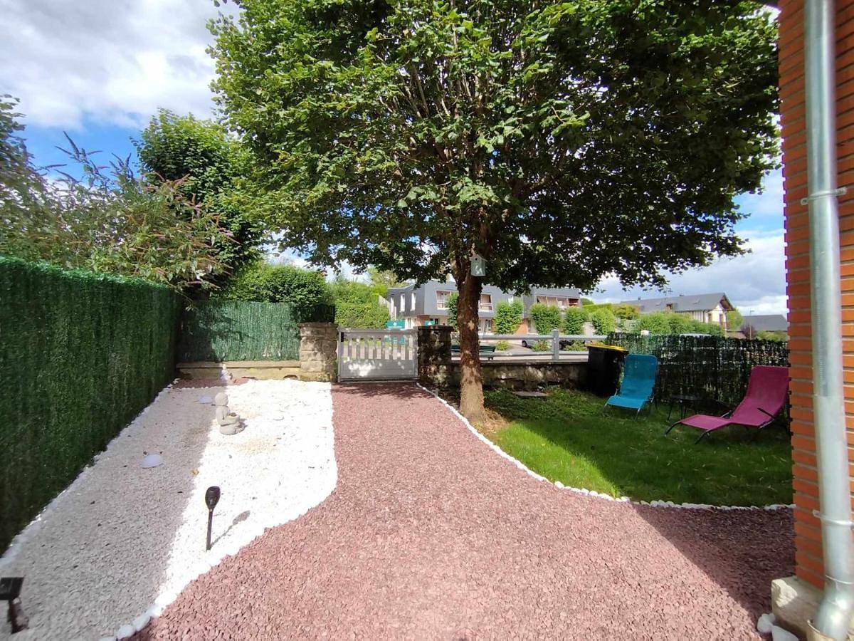 Appartement entier, Maison avec cours privé Chez Steph et Angie in Londinières, Région de Dieppe