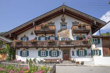 Ferienwohnung für 5 Personen, mit Balkon und Ausblick in Alpenwelt Karwendel