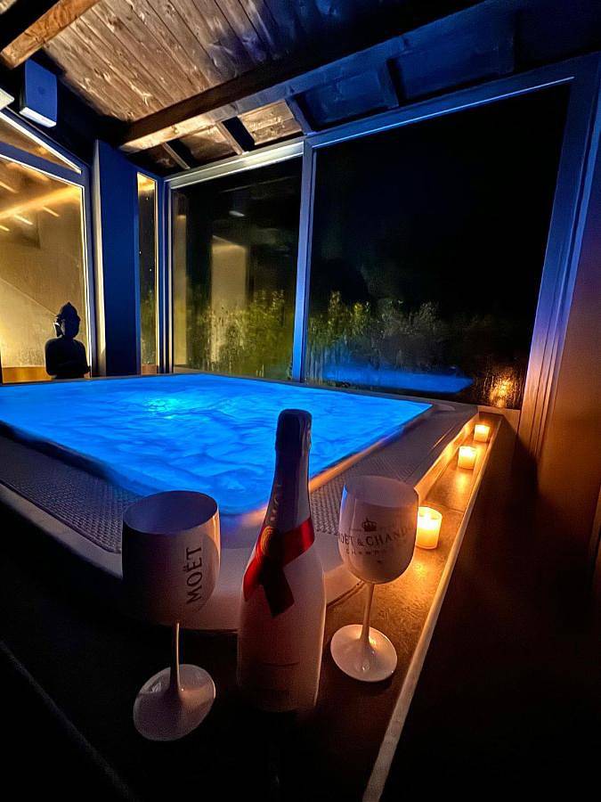 Agriturismo per 3 persone, con Terrazza e Idromassaggio nonché Giardino e Piscina a Massa Marittima