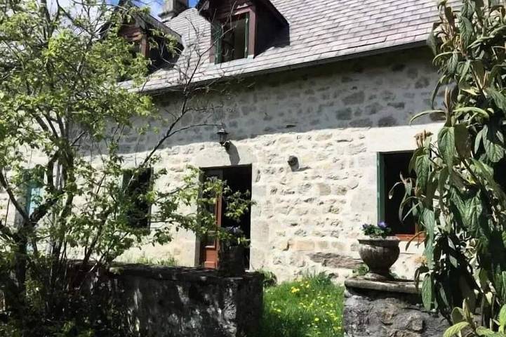 Location de vacances pour 6 personnes dans Saint-Exupéry-les-Roches