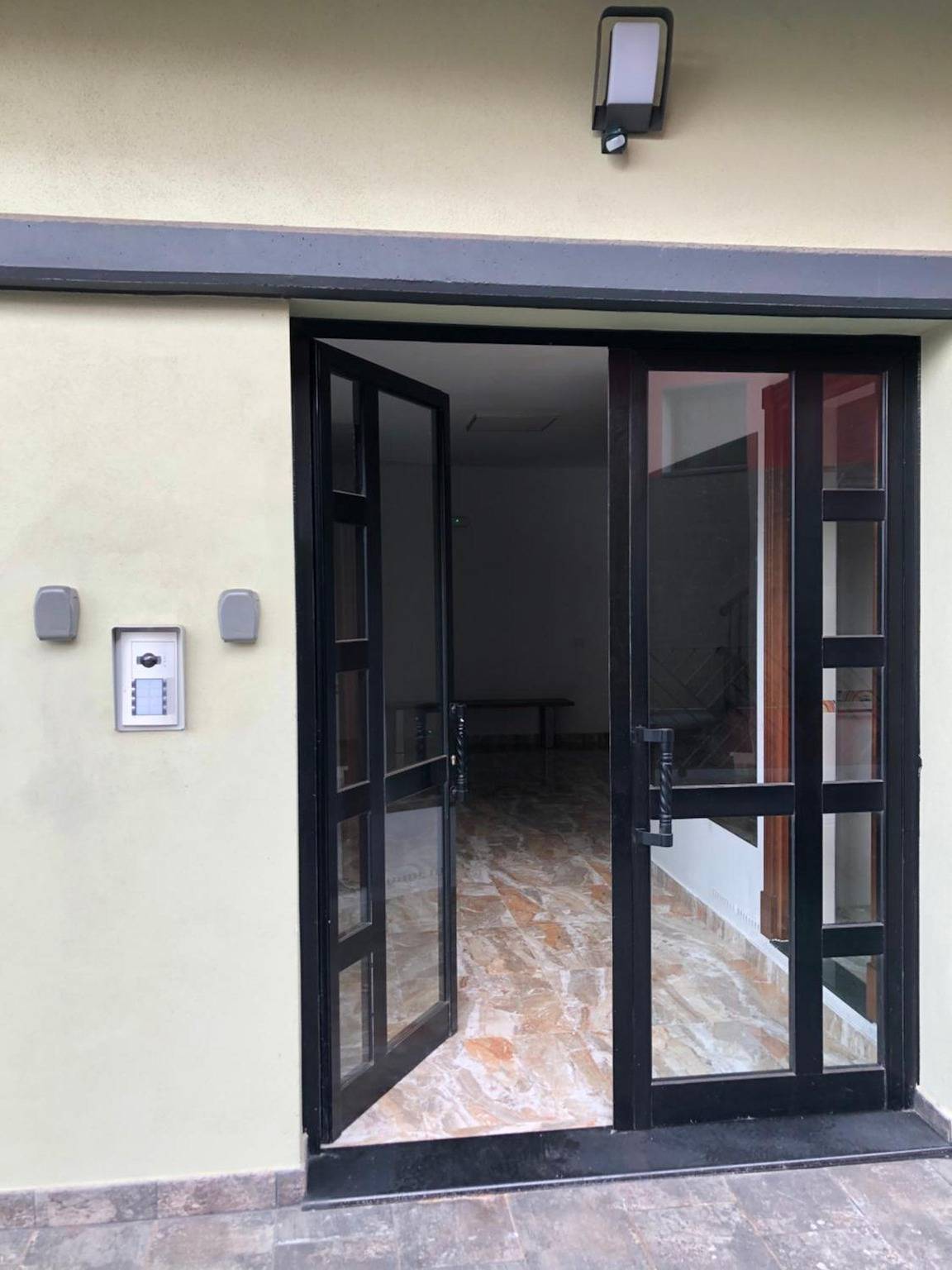 Apartamento entero, Apartamento 'Lujan 3c Entre Cielo y Mar' con vistas a la montaña, balcón y Wi-Fi in San Juan de Puntallana, La Palma Norte