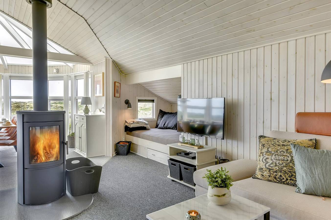 Amazing home in Vejers Strand w/ Sauna, Wifi and 4 Bedrooms in Vejers Beach, Varde Region