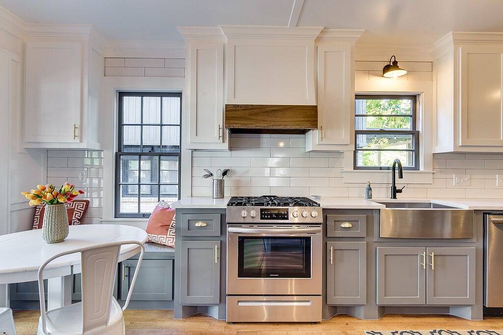 Stylischer Tudor im Okcs Urban Core in Oklahoma City, Oklahoma County