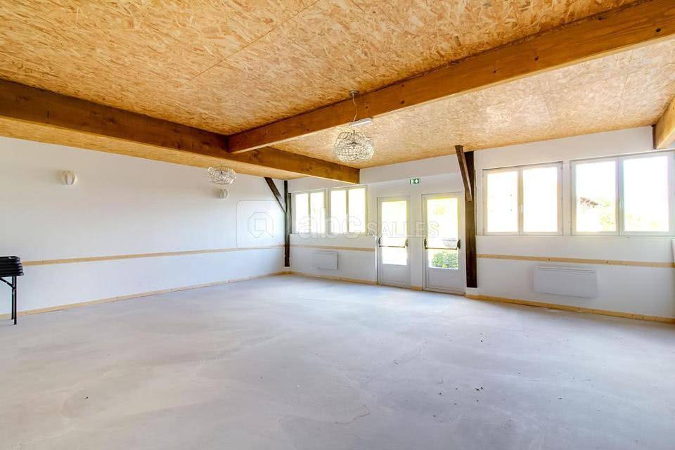 Five-Bedroom House in Poucharramet, Toulouse et ses environs