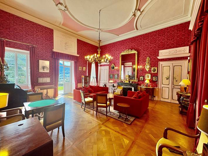 Château pour 15 personnes, avec jardin dans Auvergne-Rhône-Alpes - 2