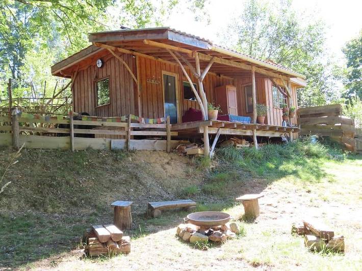 Location de vacances pour 4 personnes, avec Terrasse ainsi que Jardin et Vue dans Montbrun-Bocage