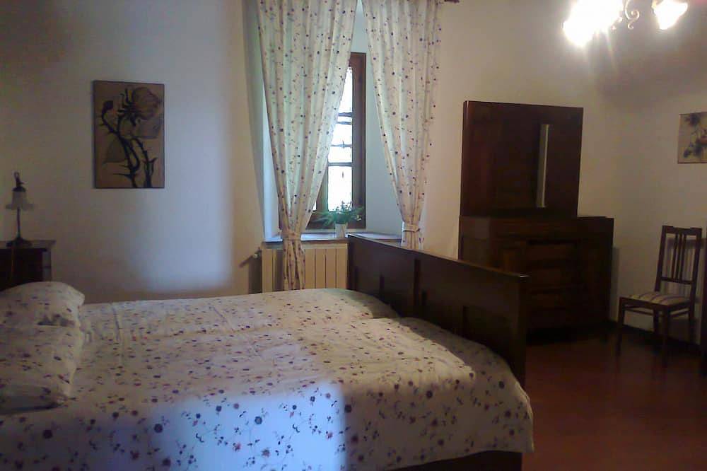 Ganze Wohnung, Liebevoll gepflegtes Bauernhaus, 17Jh, Il Giardino, 2-4 Personen, Panoramablick in Alberi, Florenz Provinz