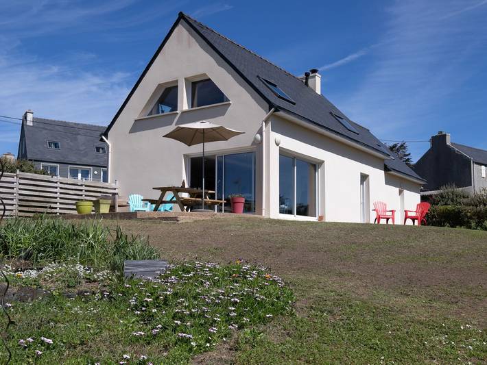 Location de vacances pour 6 personnes, avec terrasse et jardin à Plouarzel - 4