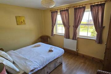 Holiday Home for 9 People in Lough Swilly, County Donegal, Photo 1