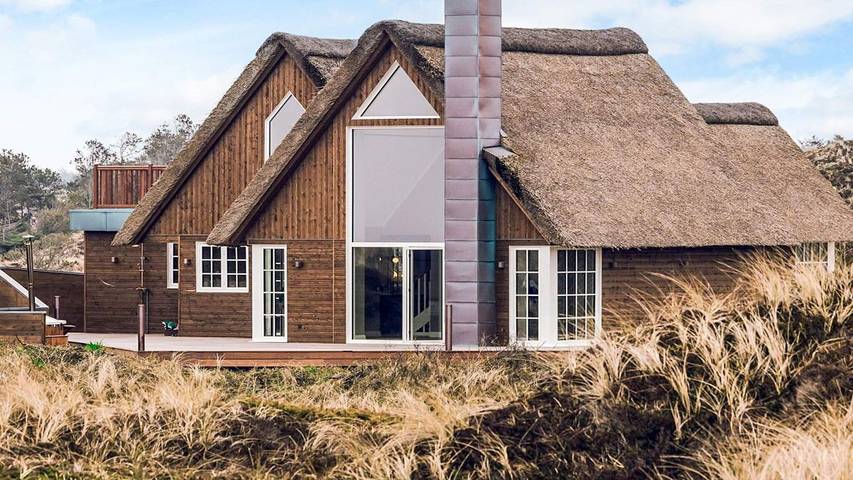 Ferieudlejning for 11 personer, med sauna og terrasse, husdyr tilladt i Rødhus