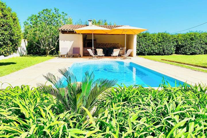 Villa pour 8 personnes, avec jardin à Arles