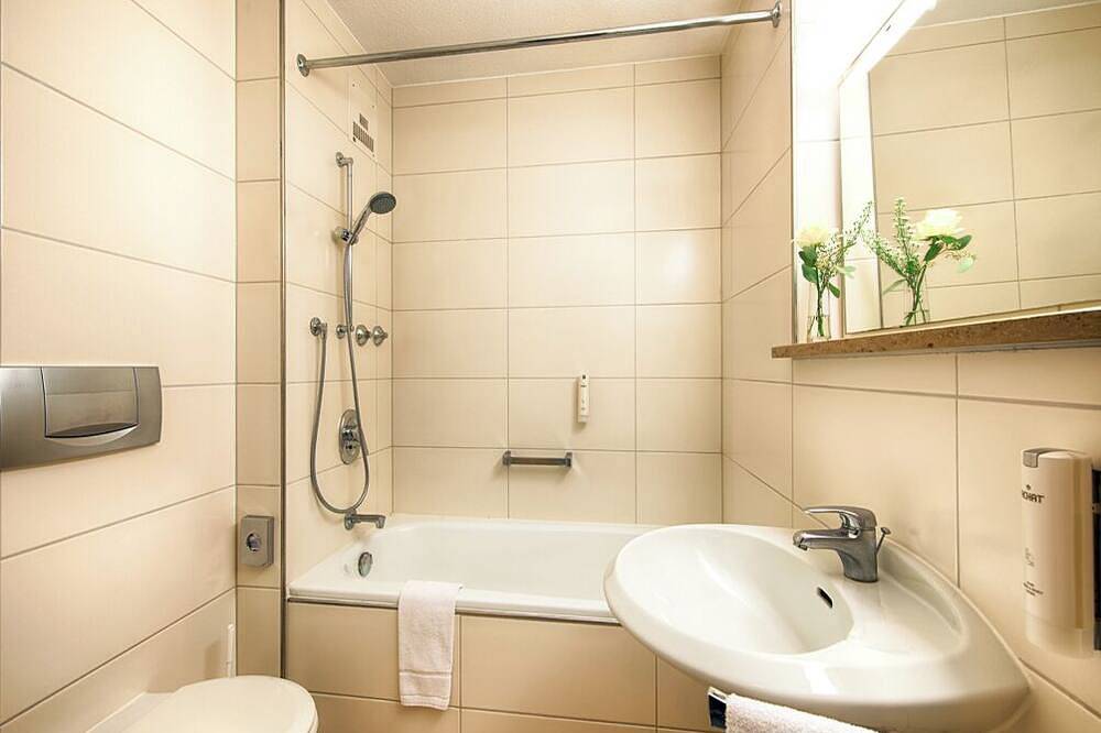 Pet-Friendly Room w/ Access to Onsite Pool | 3.2 Miles to Wachenheim Castle in Bad Dürkheim, Pfälzer Rheinebene