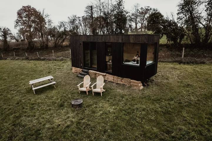 Ganze Wohnung, Kleines Haus in einem Bauernhof im Herzen der Alpen Mancelles in Moulins-le-Carbonnel, Parc naturel régional Normandie-Maine