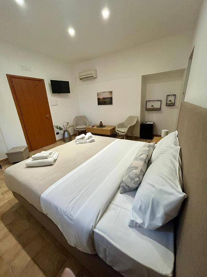 Chambre d’hôte pour 2 personnes, avec jardin et bassin pour enfant ainsi que terrasse et piscine, animaux acceptés à Chiaramonte Gulfi - 3
