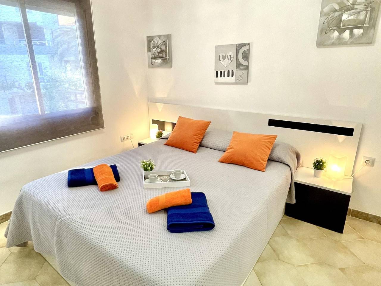 Apartamento entero, Apartamento junto al mar con aire acondicionado en La Pineda in La Pineda, Platja de la Pineda