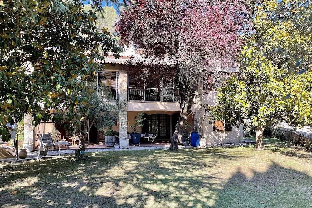 Rez-de-jardin indépendant d'une villa traditionnelle en Provence    128m2 in Simiane-Collongue, Côte méditerranéenne (France)