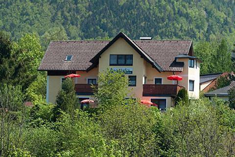 Ferienwohnung für 3 Personen, mit Terrasse und Garten sowie Ausblick