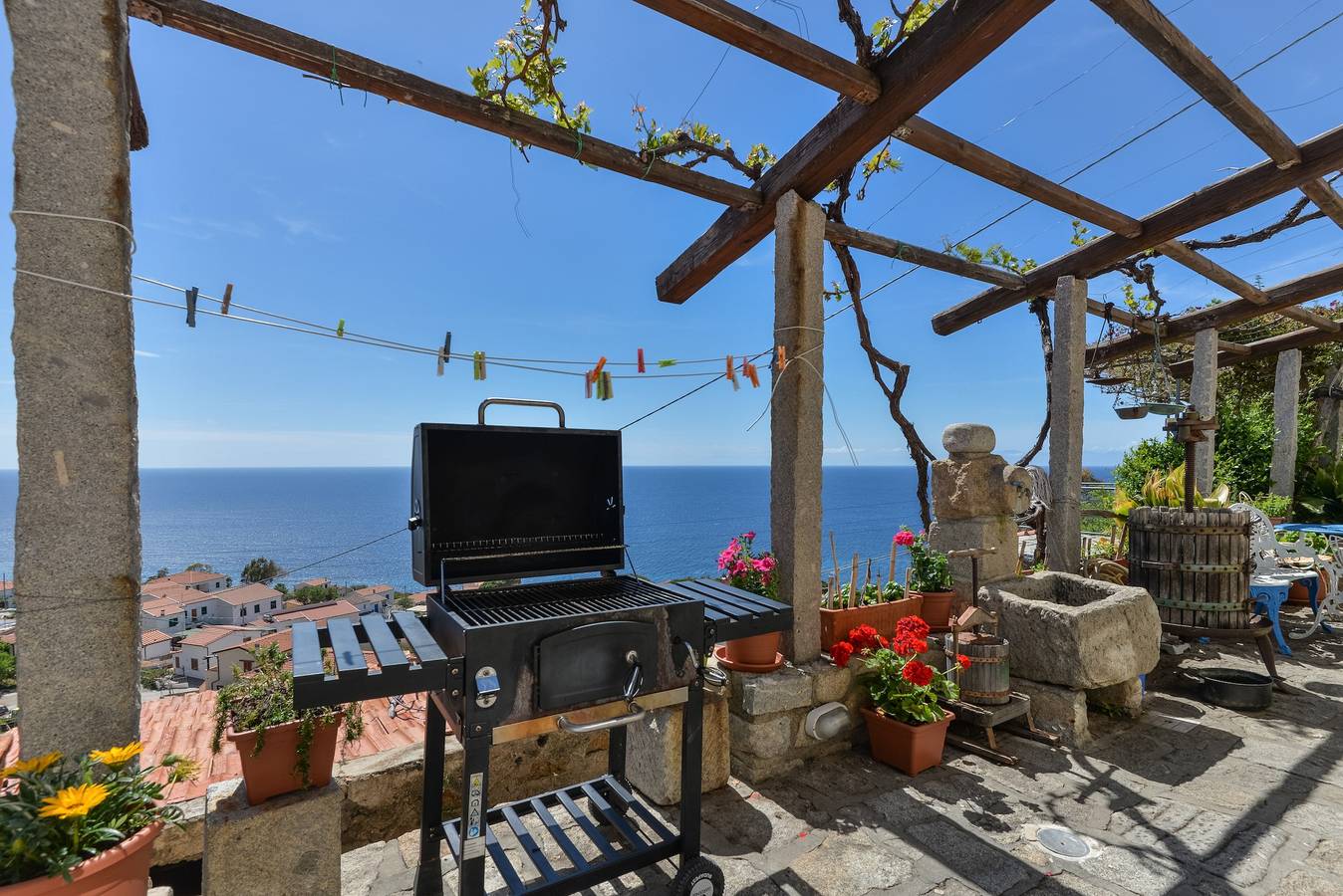 Appartamento intero, Appartamento "Casa Ebaté" con vista mare, terrazza e Wi-Fi in Chiessi, Isola d'Elba