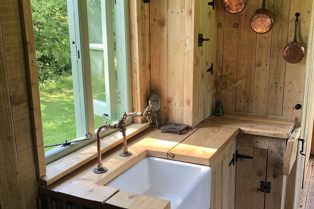 Shepherds Hut in Charlwood, Surrey
