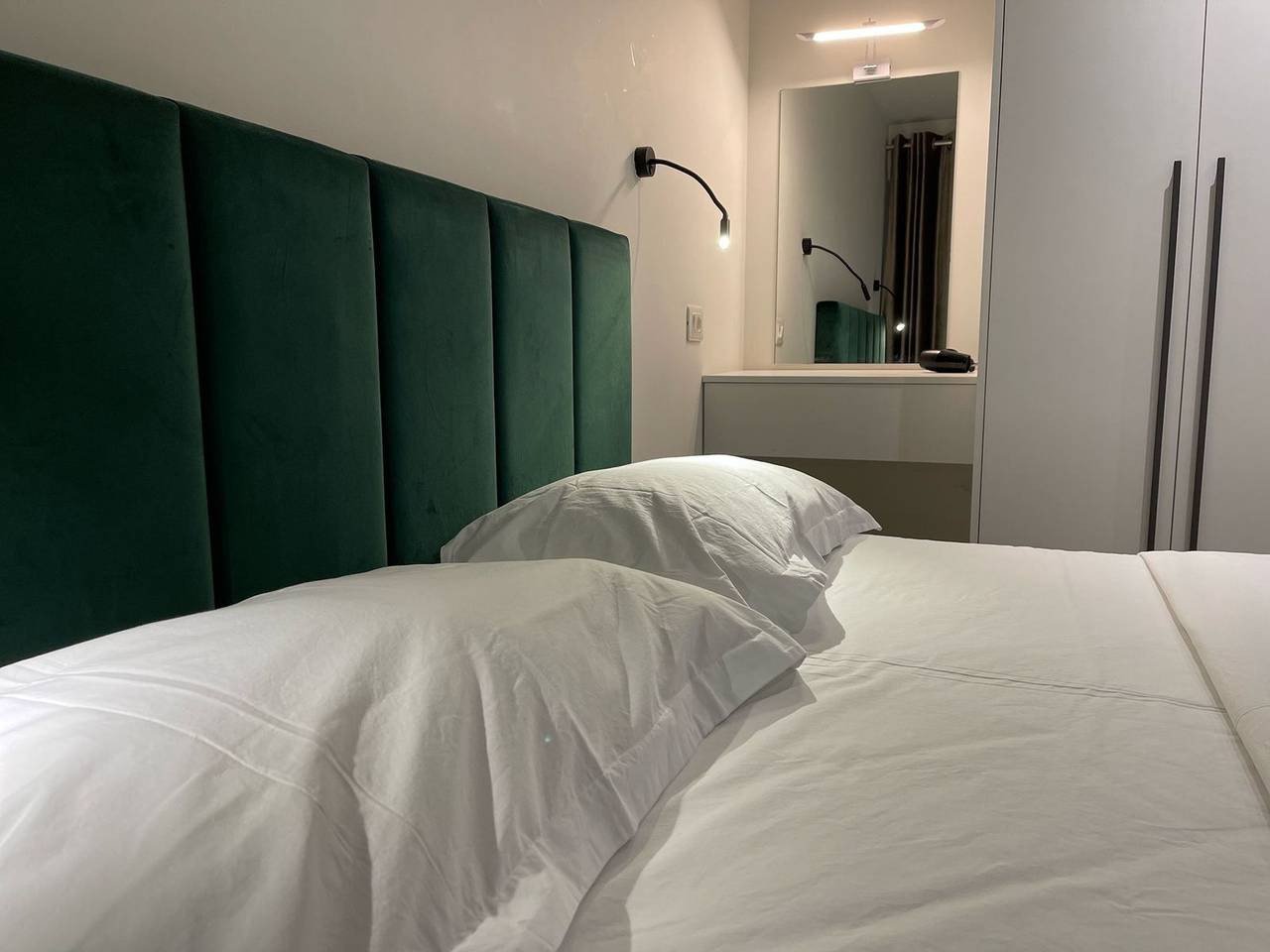 Ganzes Studio, Studio für 2 Personen mit Balkon in Tiranë, Albanien