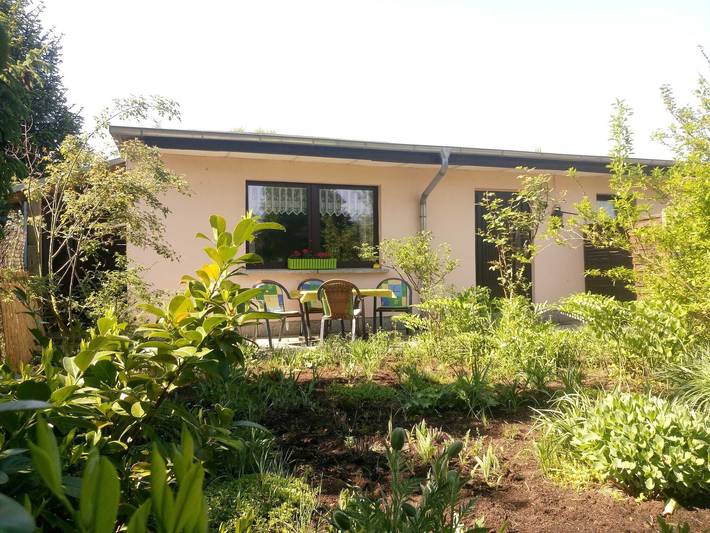 Ferienwohnung für 4 Personen, mit Terrasse und Garten in Grambin