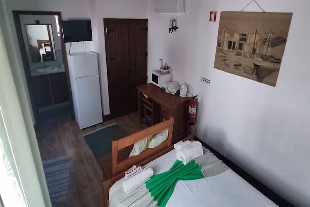 Oxen Car House 1 Bedroom in Capelo, Faial