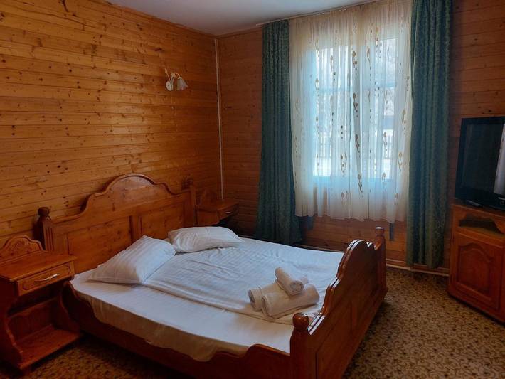 Maison d’hôte pour 4 personnes, avec Terrasse et Jardin ainsi que Piscine et Vue