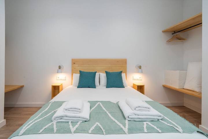 Entire studio, Vlc Host  -  Oriente A in Valencia City Centre, Valencia