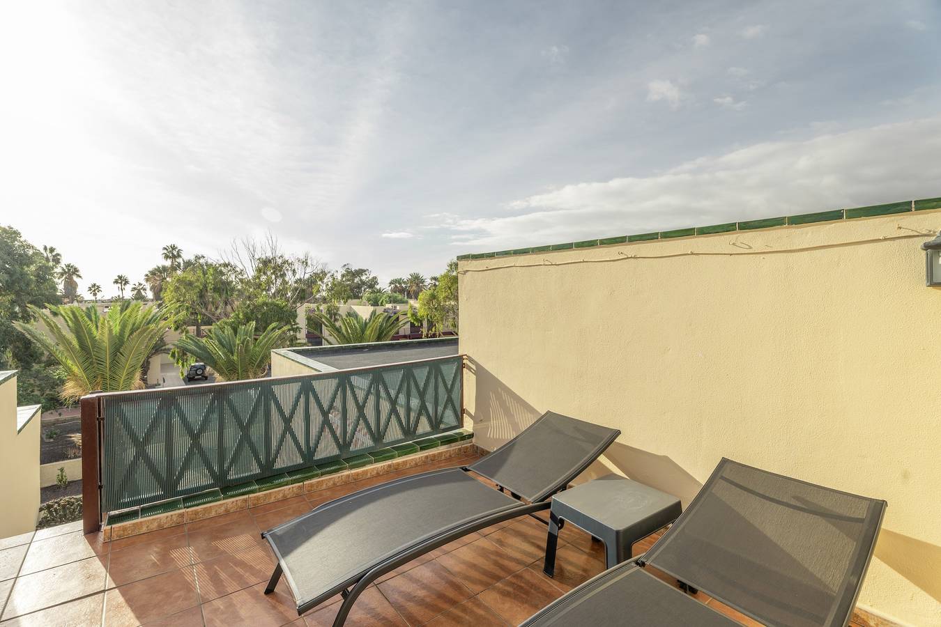 Ganze Wohnung, Ferienwohnung 'Tagoropark Relax' mit Gemeinschaftspool, privater Terrasse & Wlan in Costa del Silencio, Arona