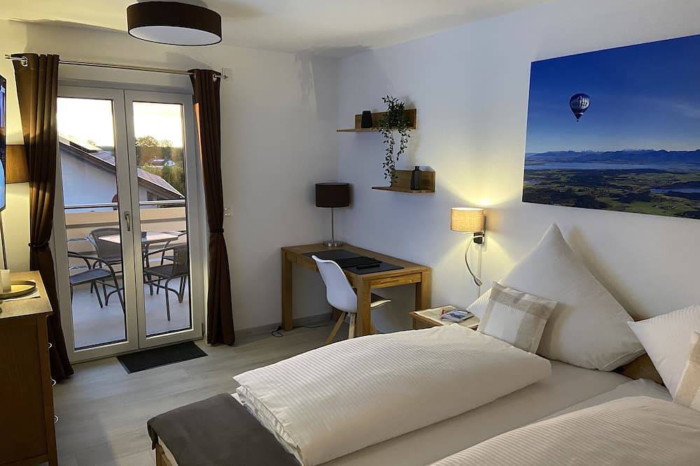Ganze Wohnung, Ferienwohnung \"Belvedere\"\n(78 qm, 3 Zimmer mit Küche, Comic-Bibliothek, Wallbox) in Neubeuern, Bayerische Alpen